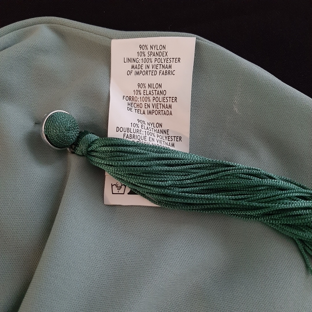 Dress - Picture 4 of 6